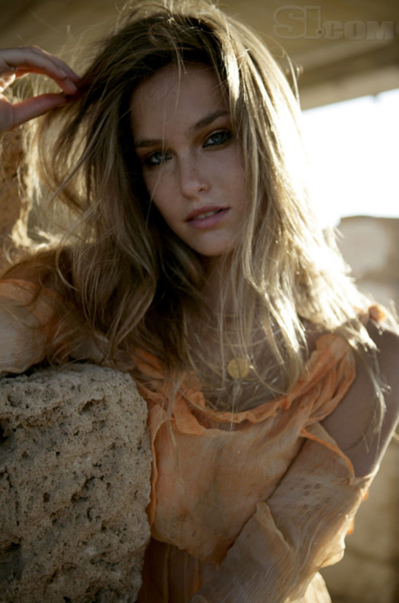 08_bar-refaeli_02.jpg